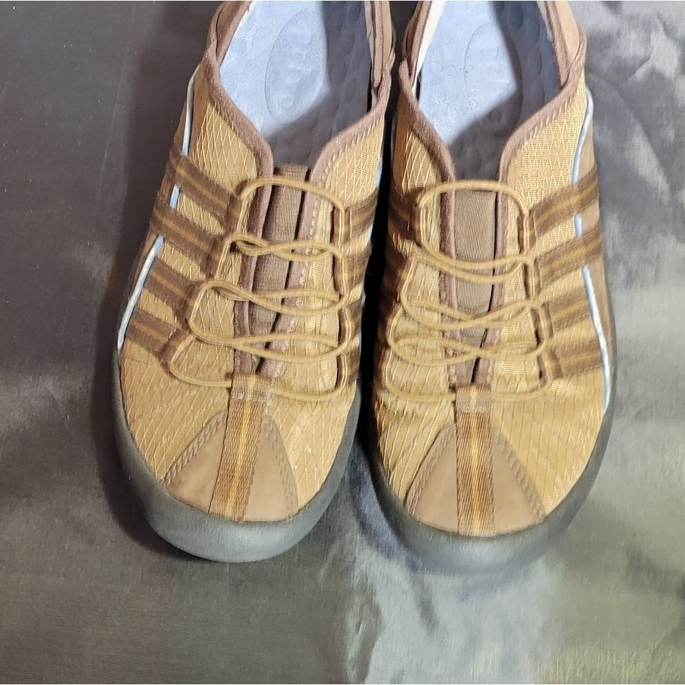 PRIVO SLIP ON SHOES BY CLARKS - Picture 13 of 15